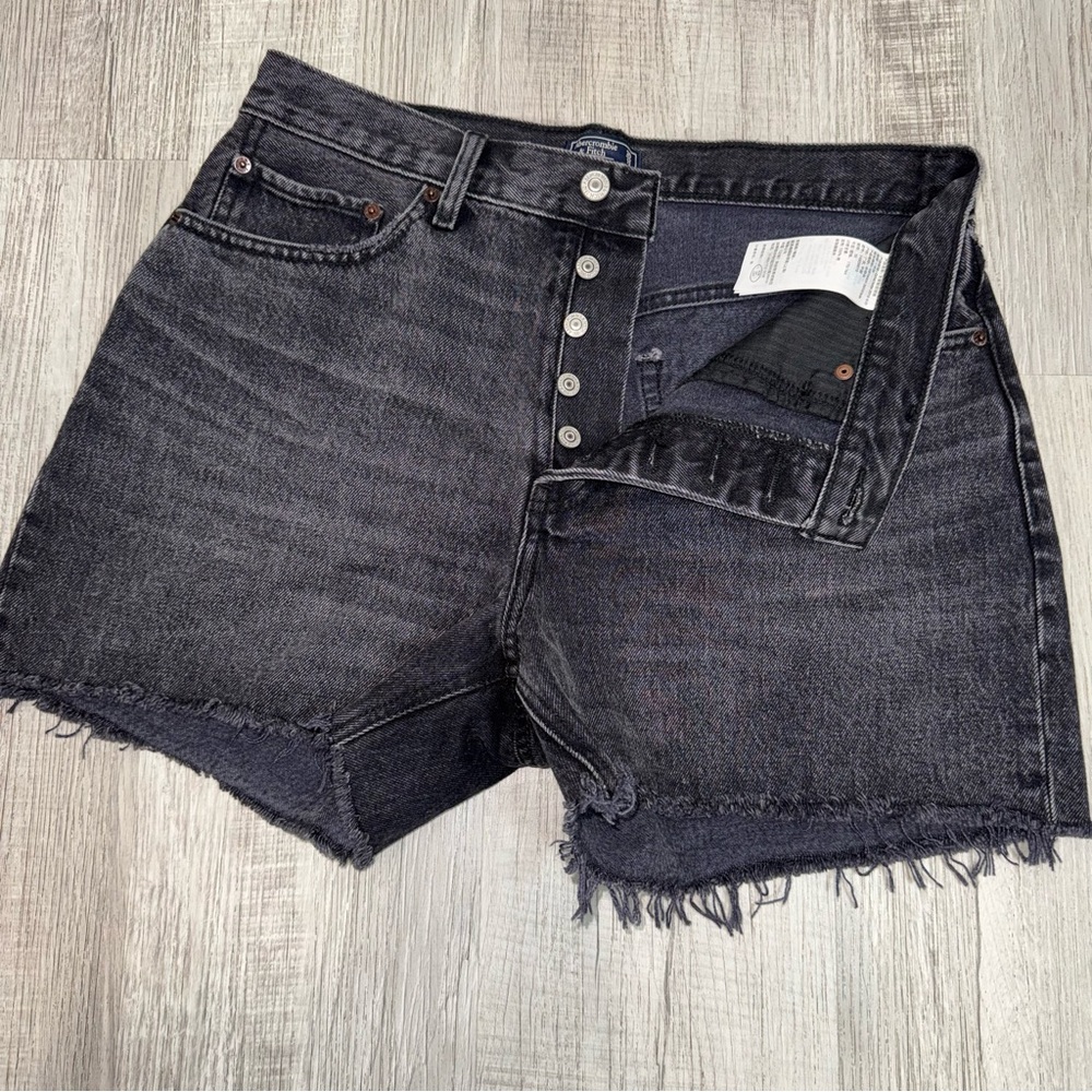 Abercrombie & Fitch Women's High Rise 4 Short Size 30/10 Black Denim Jeans - Picture 6 of 10